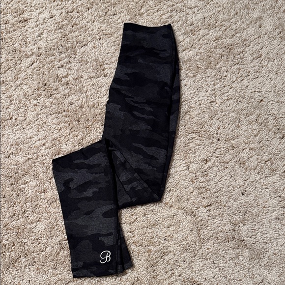 Bombshell Camouflage Leggings - Picture 4 of 4